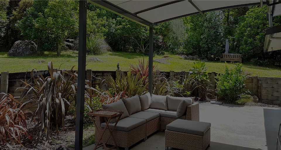 canvas awning, pergola, screen and shade sail manufacturers