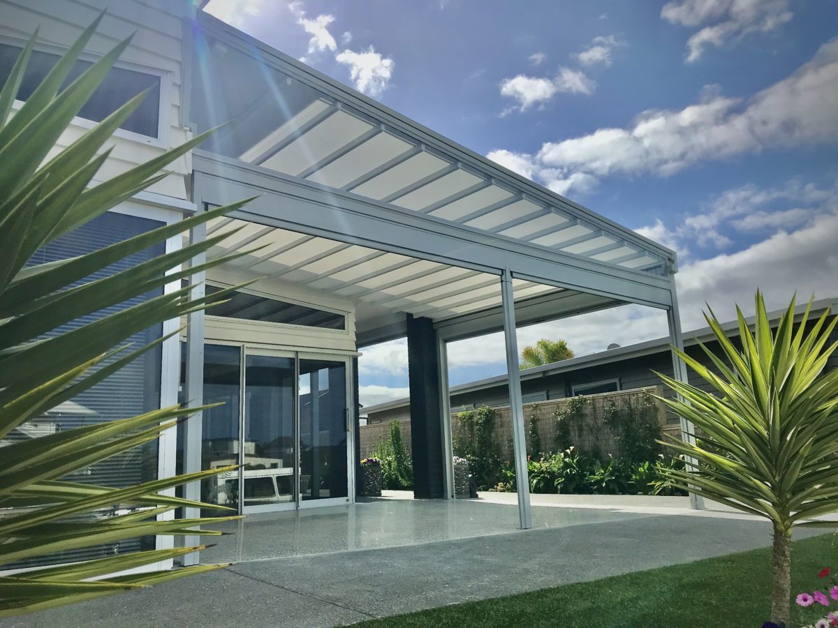 Retractable awning installers Whangarei Oztech Retractable Awnings